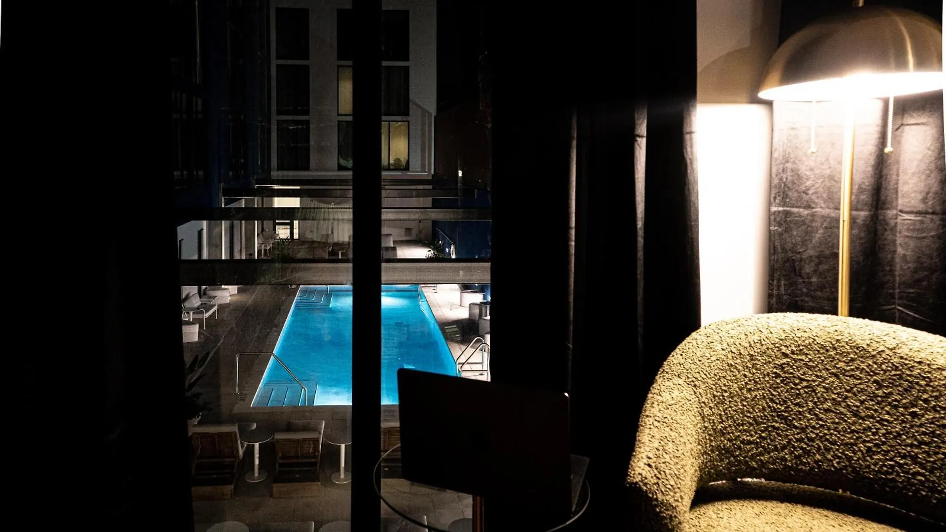 Ybor City Pool View King Suite 탬파