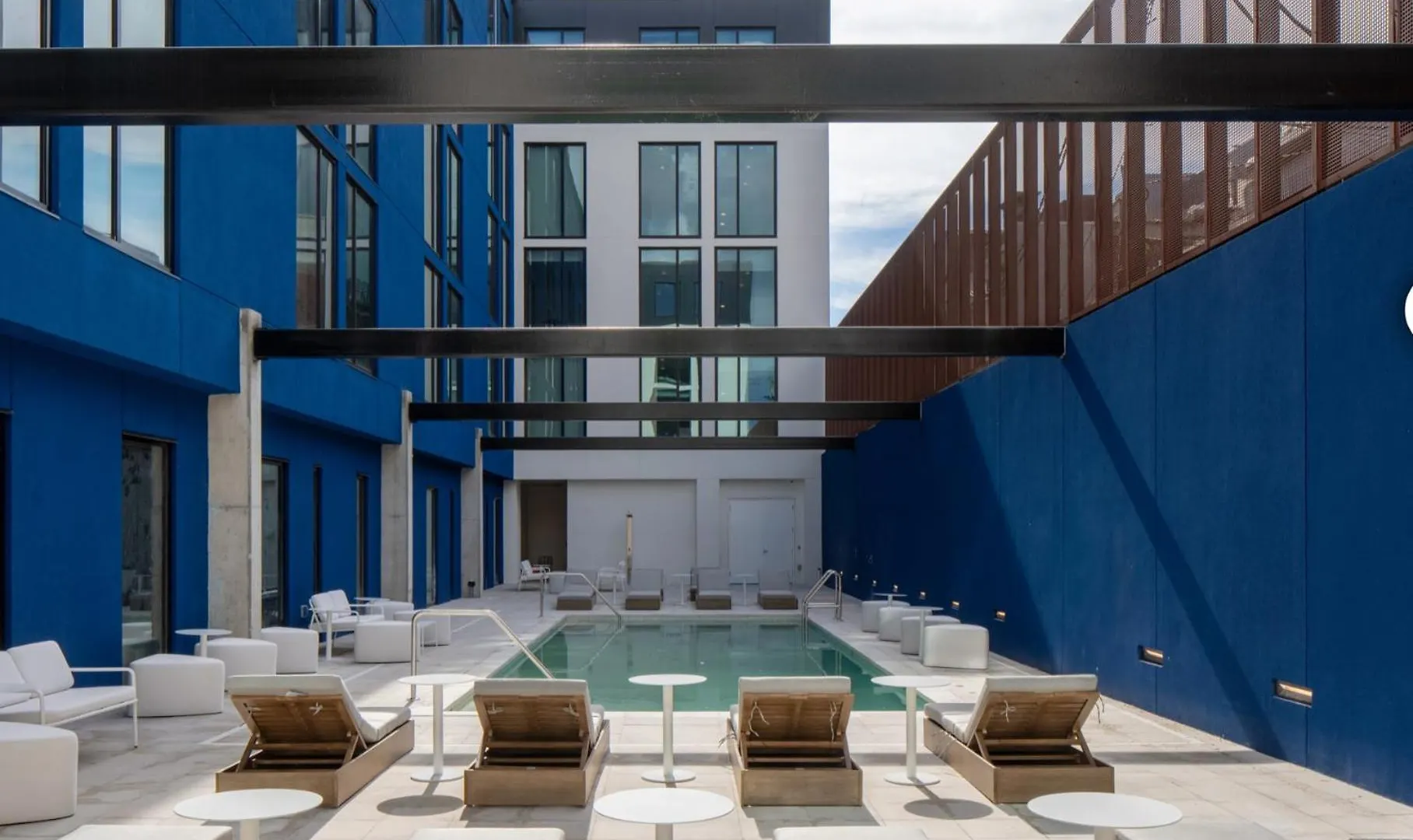 아파트 Ybor City Pool View King Suite 탬파