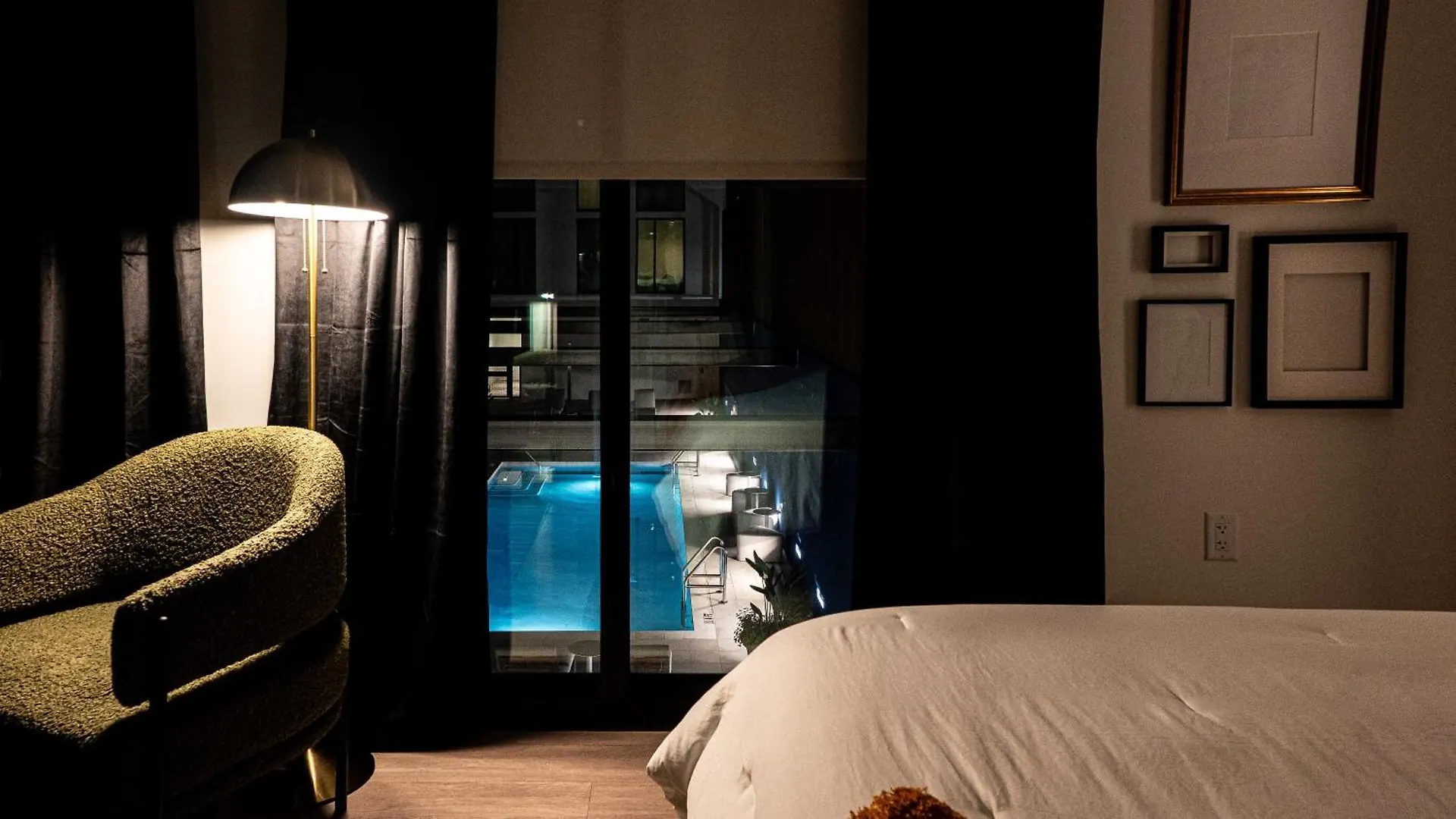 Ybor City Pool View King Suite 탬파